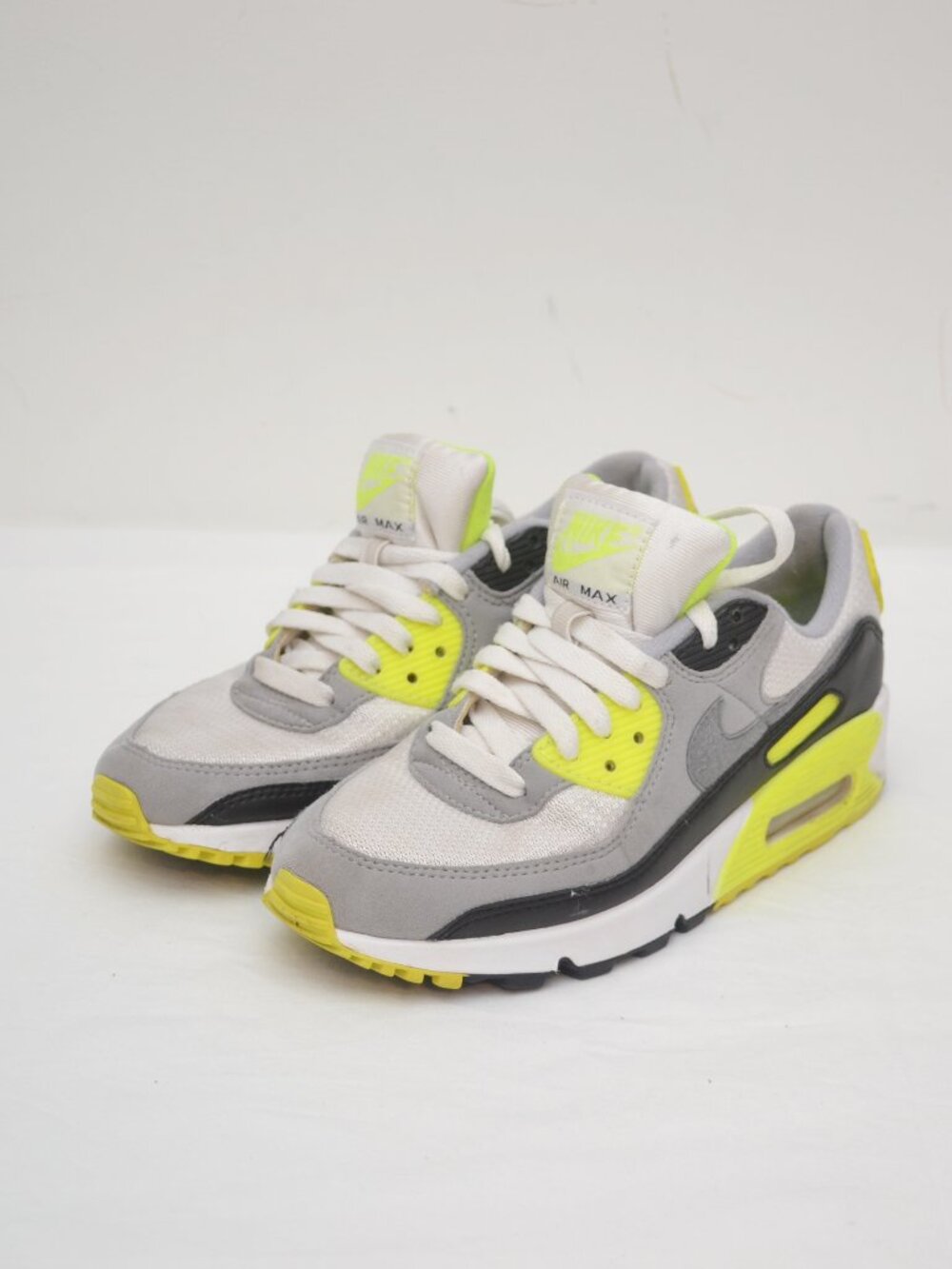 Nike Air Max 90 'Volt' Women's Size 7.5 Pre owned but in great condition